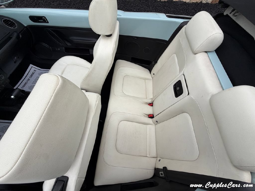 Used 2010 Volkswagen Beetle Final Edition FWD image 25