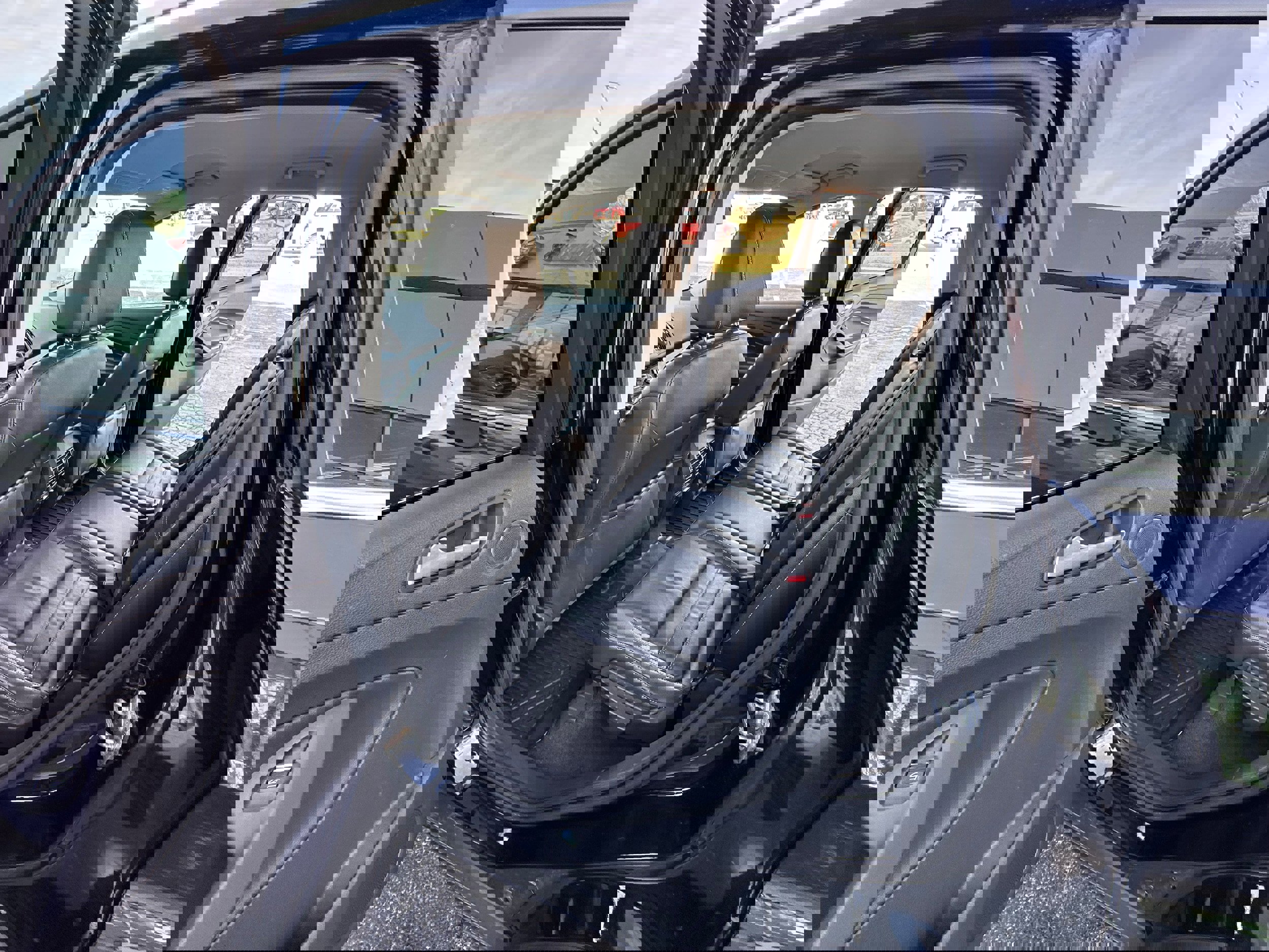 Used 2017 Ford Escape Titanium w/ Equipment Group 301A image 10