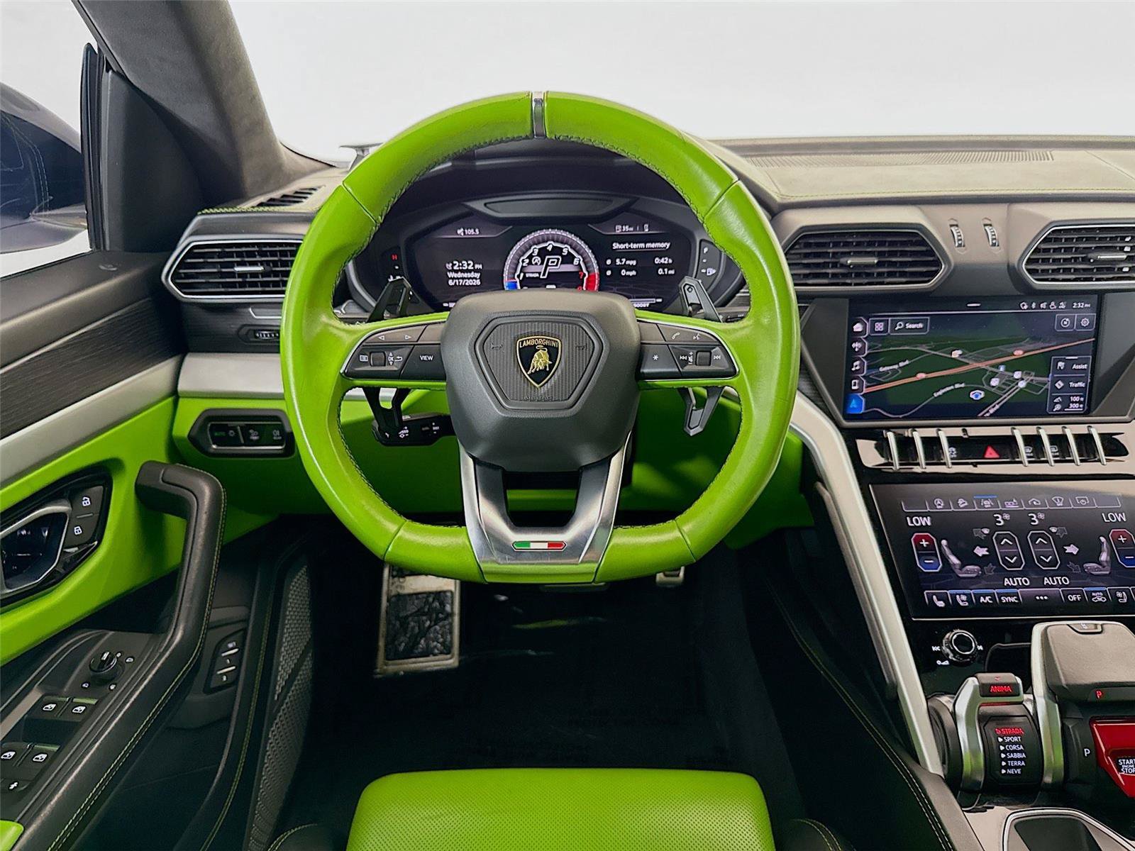 Used 2019 Lamborghini Urus AWD/4WD image 3