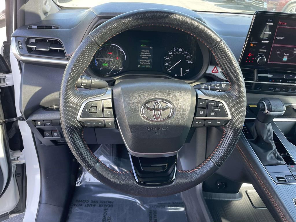 Used 2023 Toyota Sienna XSE w/ XSE Plus Package image 26