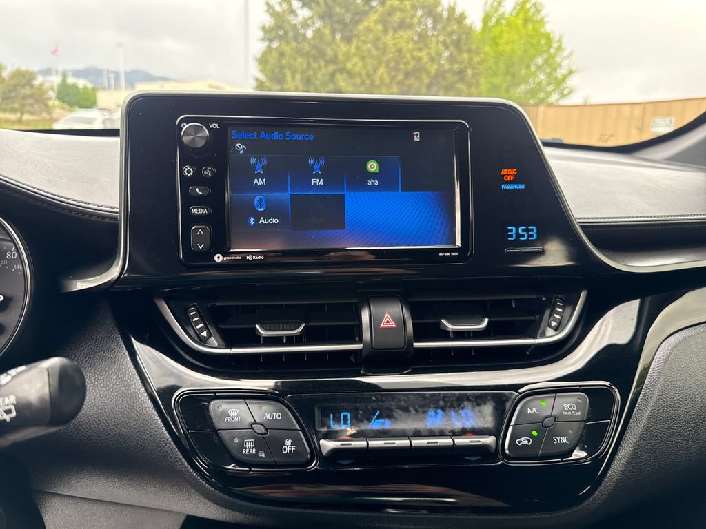 Used 2018 Toyota C-HR XLE FWD image 17