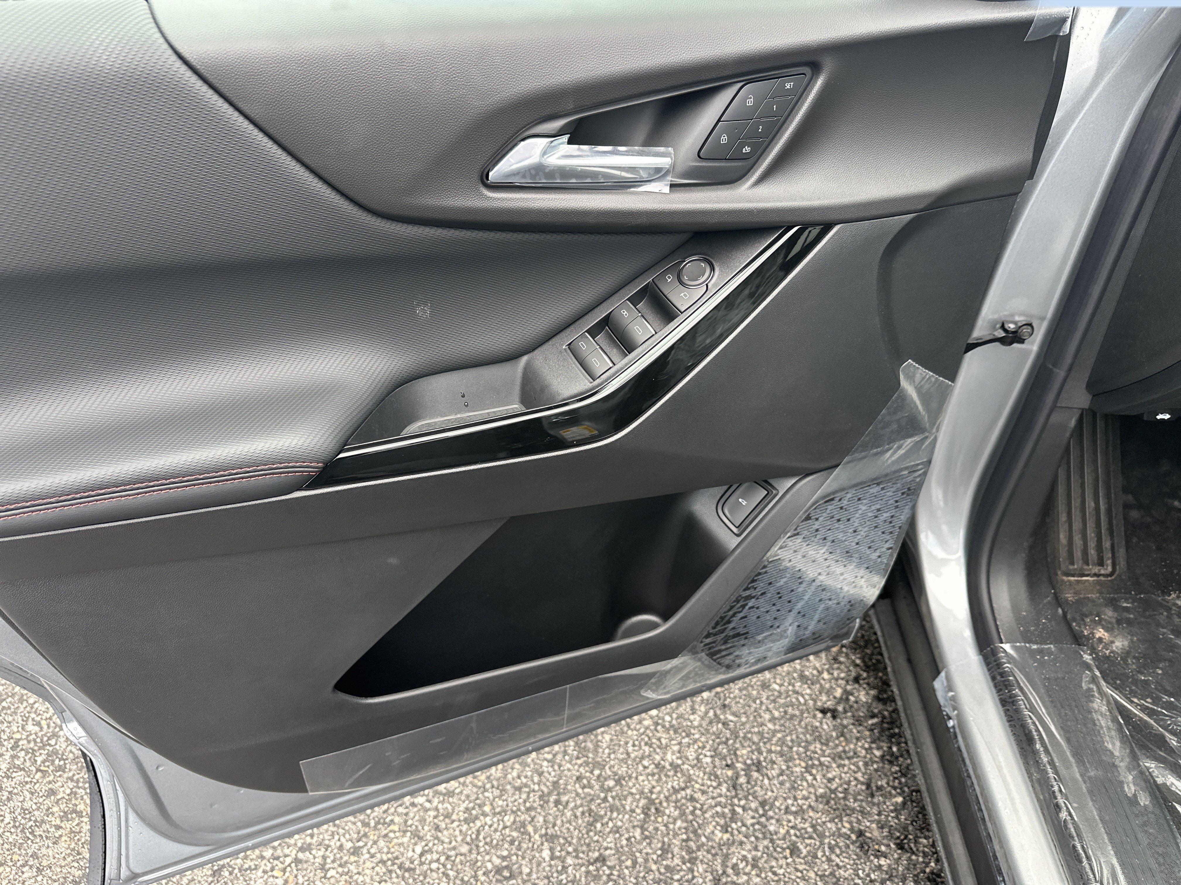 New 2027 Chevrolet Equinox RS w/ Safety and Technology Package AWD/4WD image 8