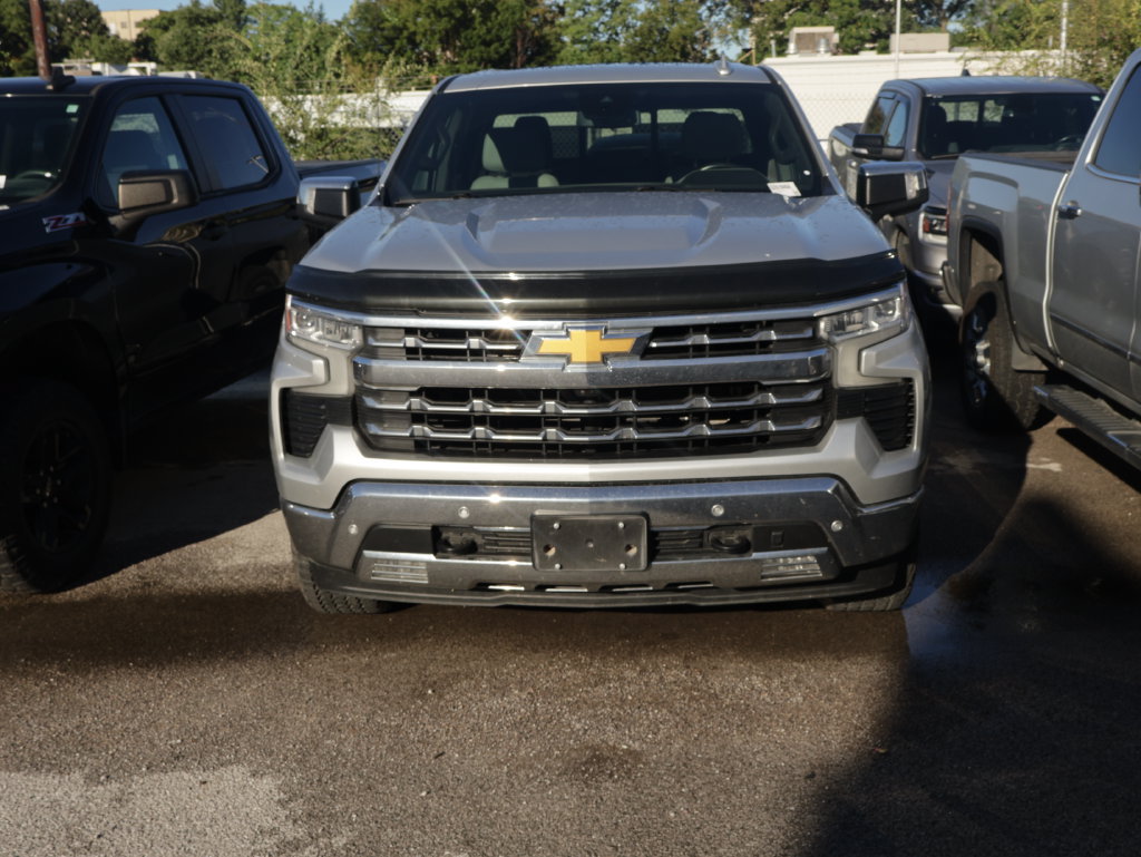 Used 2022 Chevrolet Silverado 1500 LTZ w/ LTZ Premium Package AWD/4WD image 10