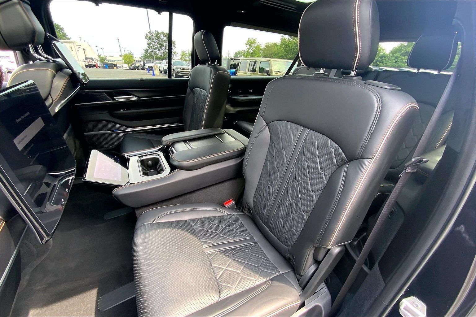 Certified 2025 Jeep Grand Wagoneer L Series III w/ Rear Seat Video Group 1 AWD/4WD image 19