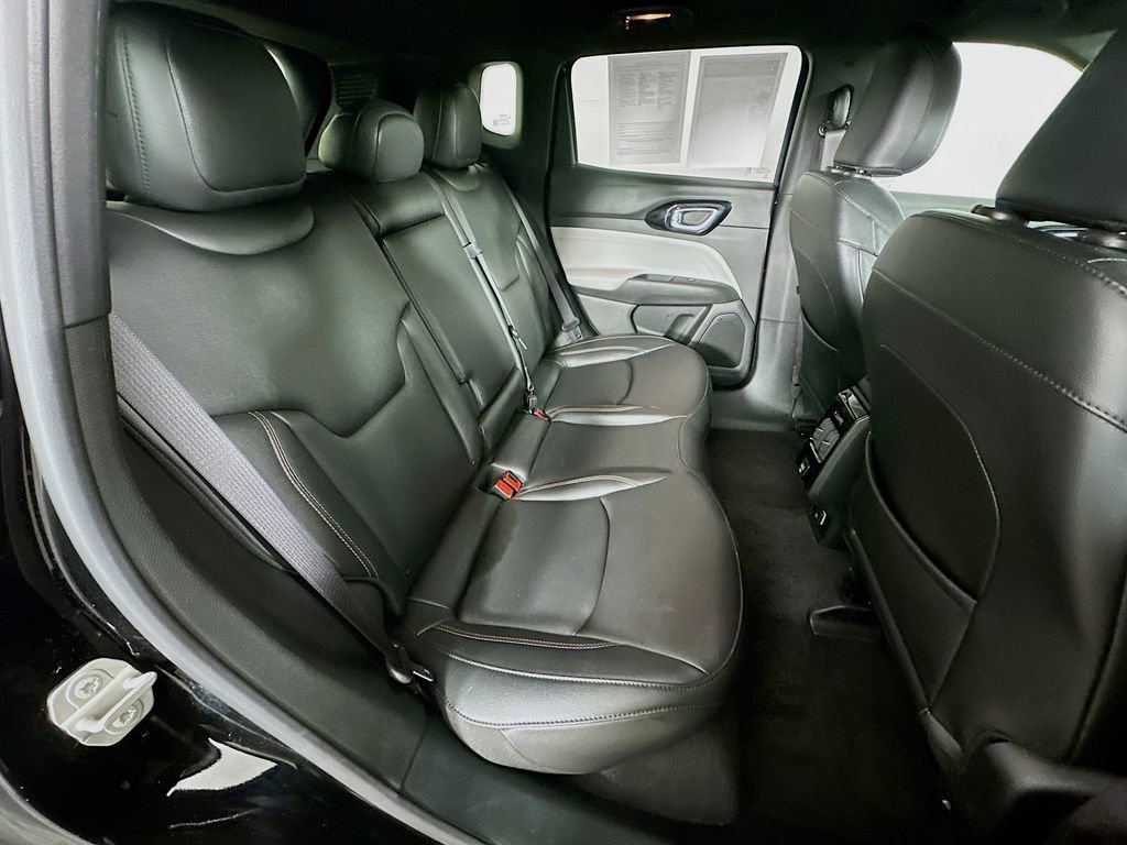 Used 2024 Jeep Compass Limited image 37