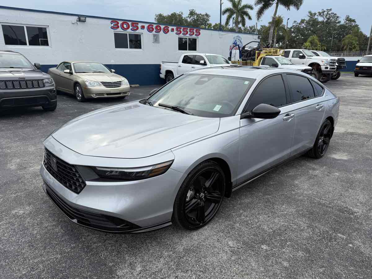 Used 2024 Honda Accord Sport image 3