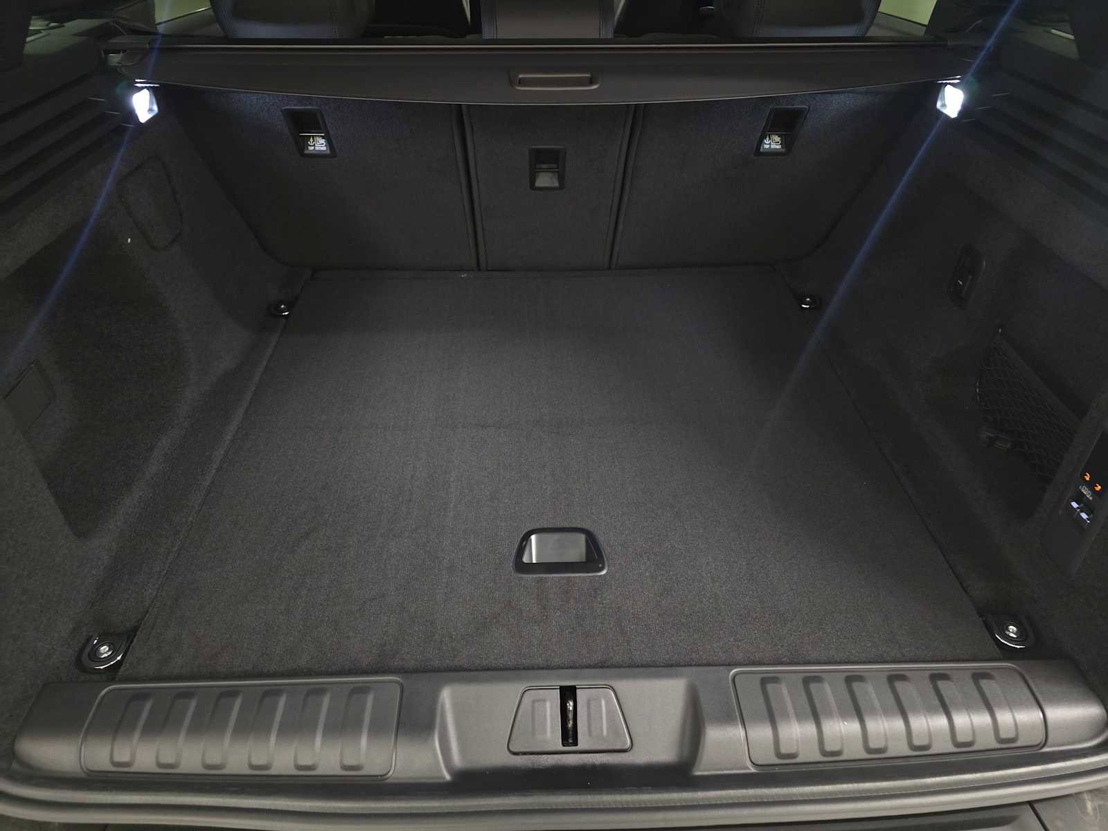 Used 2026 Land Rover Range Rover Sport SE image 16