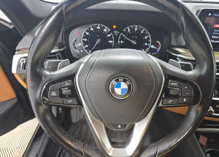 Used 2018 BMW 530i xDrive AWD/4WD image 10