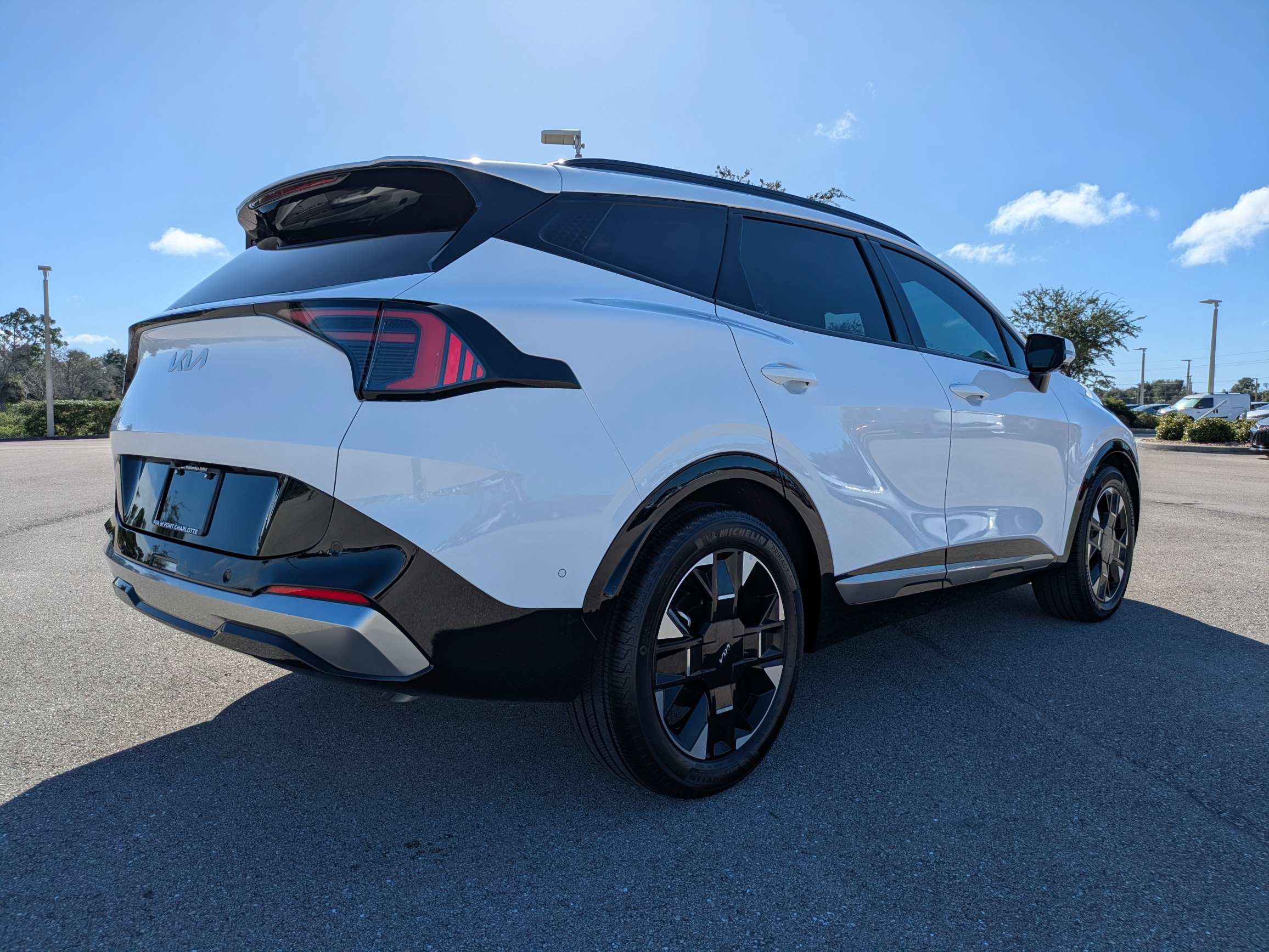 Certified 2026 Kia Sportage SX FWD image 4