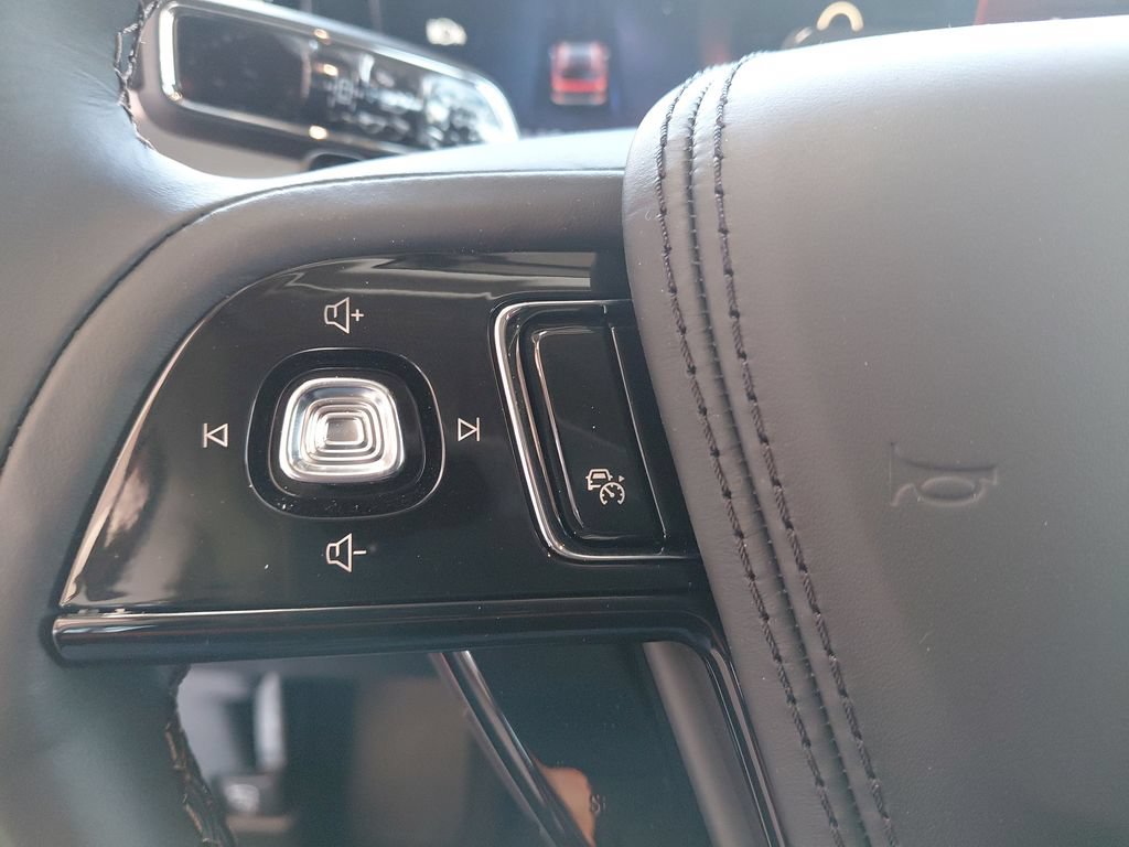 New 2026 Lincoln Aviator AWD image 17