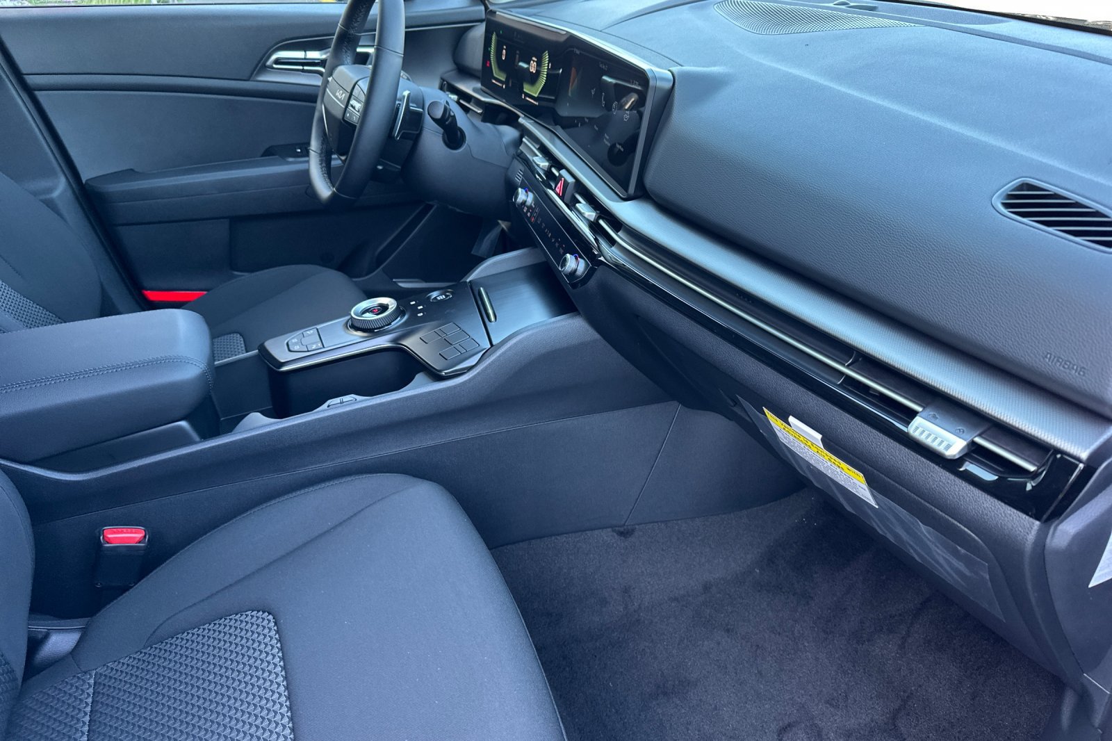 New 2027 Kia Sportage LX FWD image 16