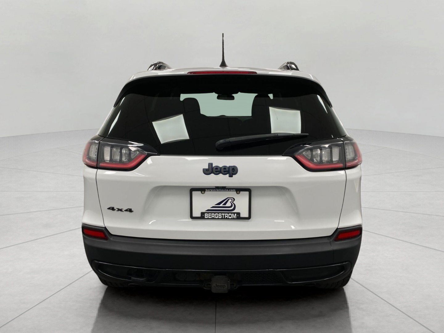 Used 2020 Jeep Cherokee Latitude AWD/4WD image 6