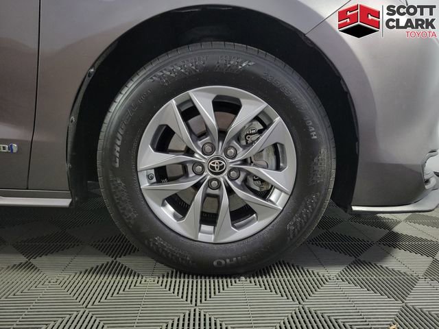 Used 2021 Toyota Sienna LE FWD image 11