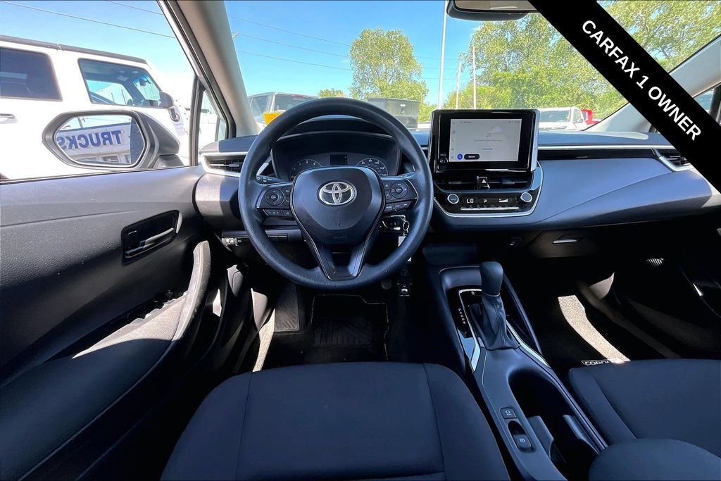 Used 2025 Toyota Corolla LE FWD image 11