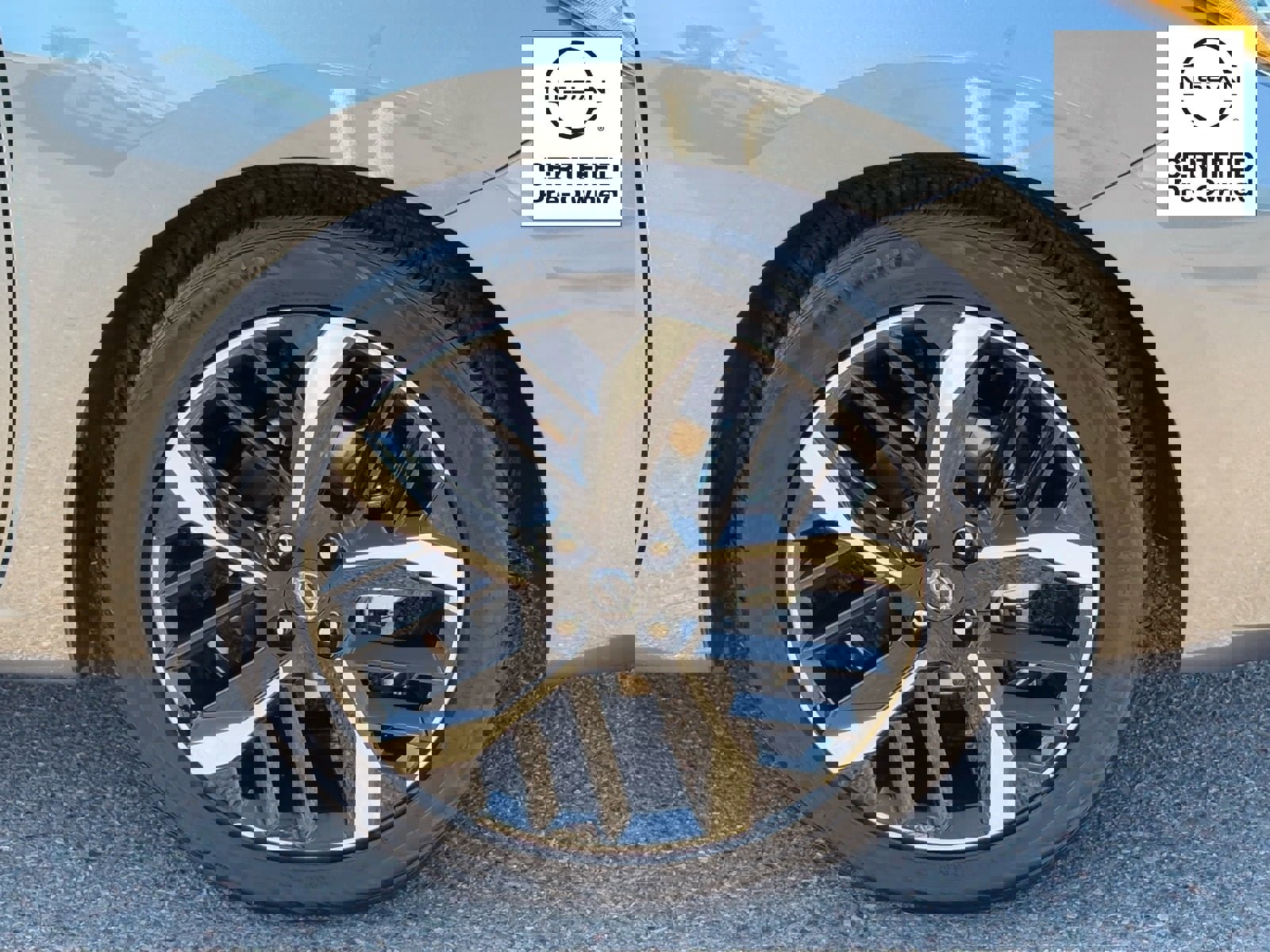 Certified 2025 Nissan Versa SR w/ Trunk Package image 11