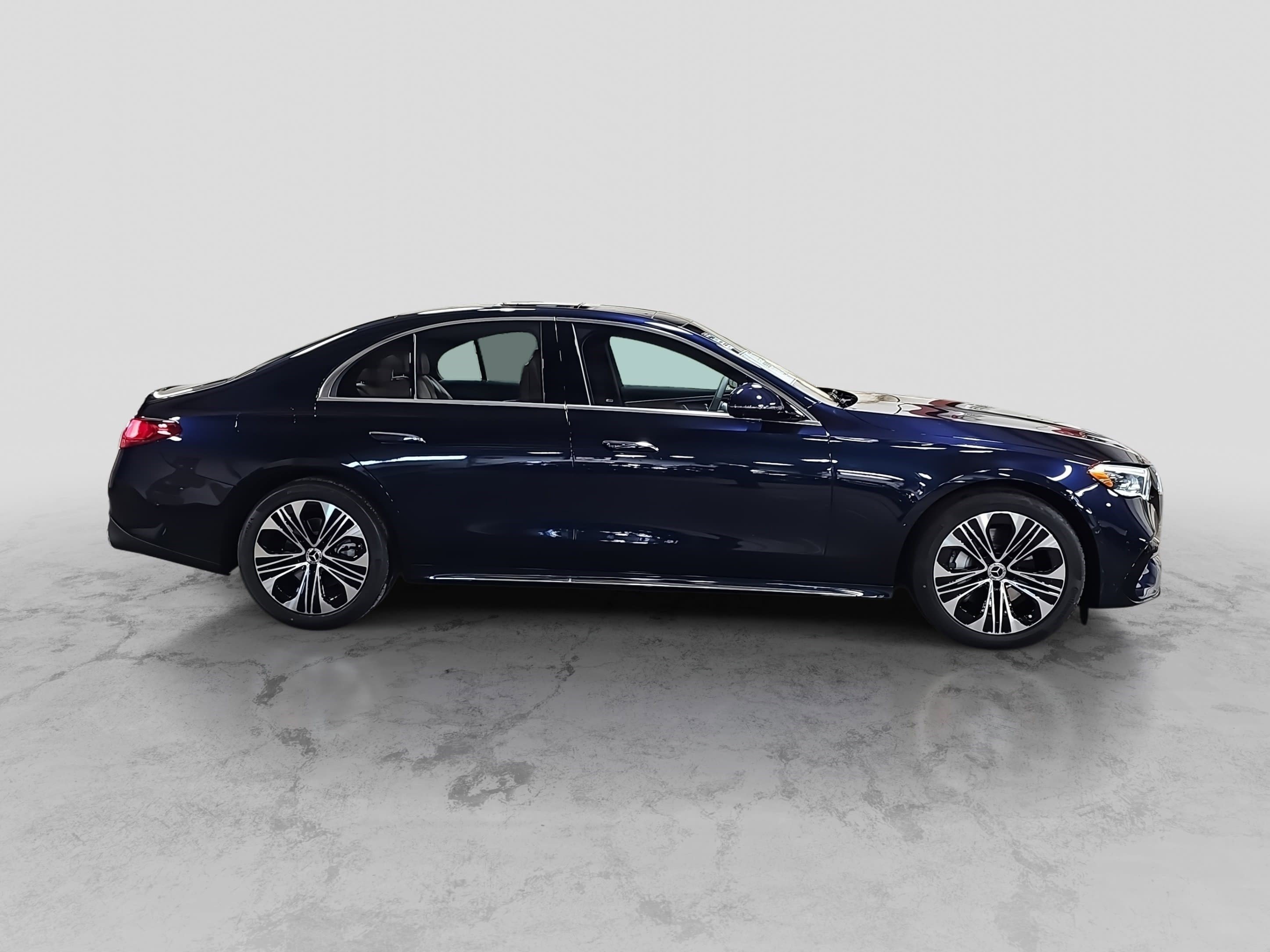 New 2026 Mercedes-Benz E 350 4MATIC Sedan image 4