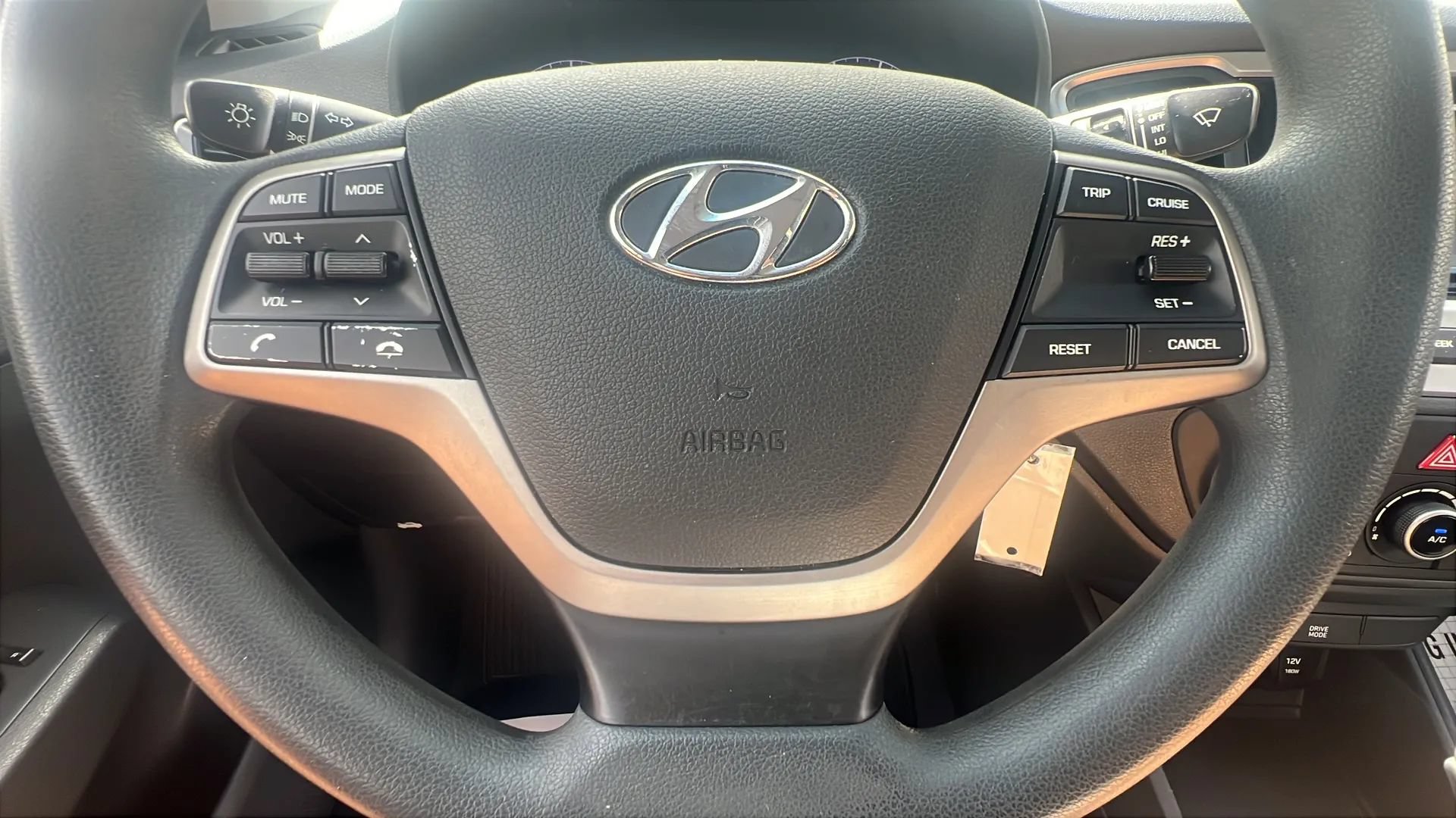 Used 2018 Hyundai Accent SE FWD image 11