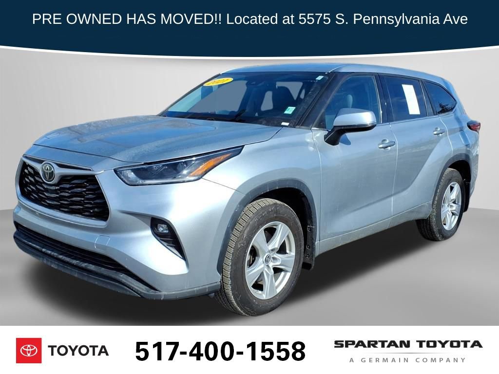 Used 2021 Toyota Highlander LE image 1