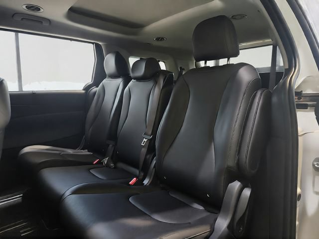Certified 2026 Kia Carnival SX w/ SX Dark Edition Package FWD image 22