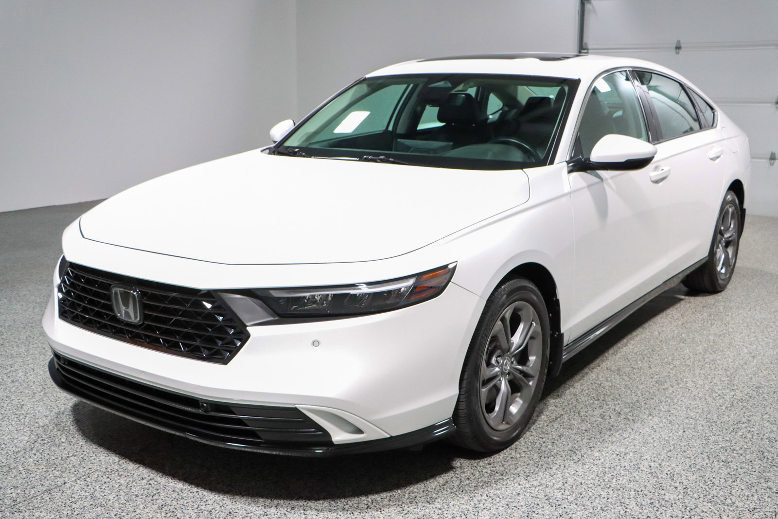 Used 2023 Honda Accord EX-L image 30