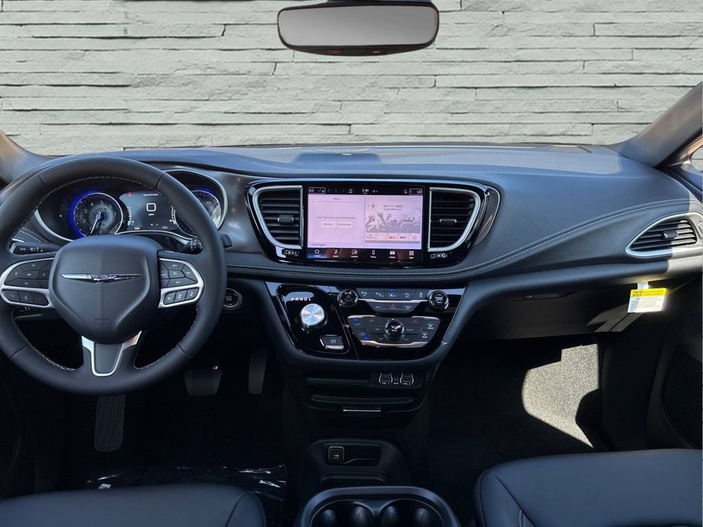 New 2025 Chrysler Pacifica Select FWD image 19