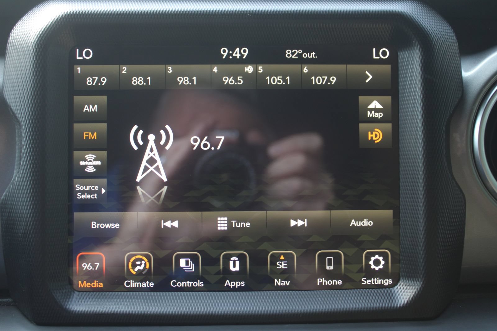Used 2023 Jeep Wrangler Unlimited Sahara w/ LED Lighting Group AWD/4WD image 38