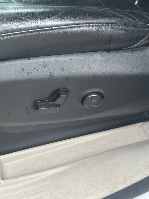 Used 2017 Chrysler Pacifica Touring-L FWD image 21