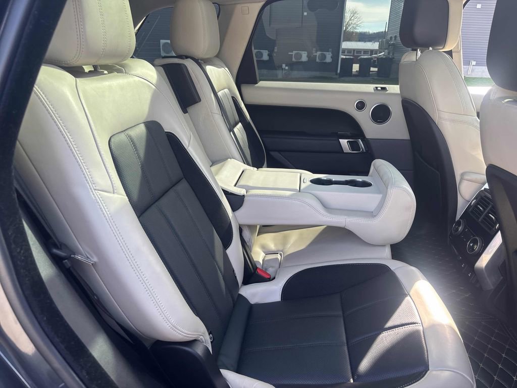 Used 2019 Land Rover Range Rover Sport HST image 24