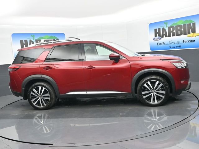 Used 2024 Nissan Pathfinder Platinum w/ Cargo Package image 7