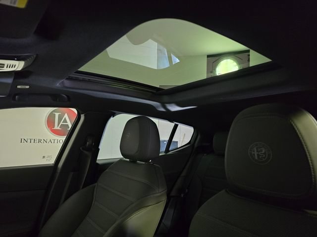Used 2025 Alfa Romeo Tonale w/ Premium Package AWD/4WD image 11