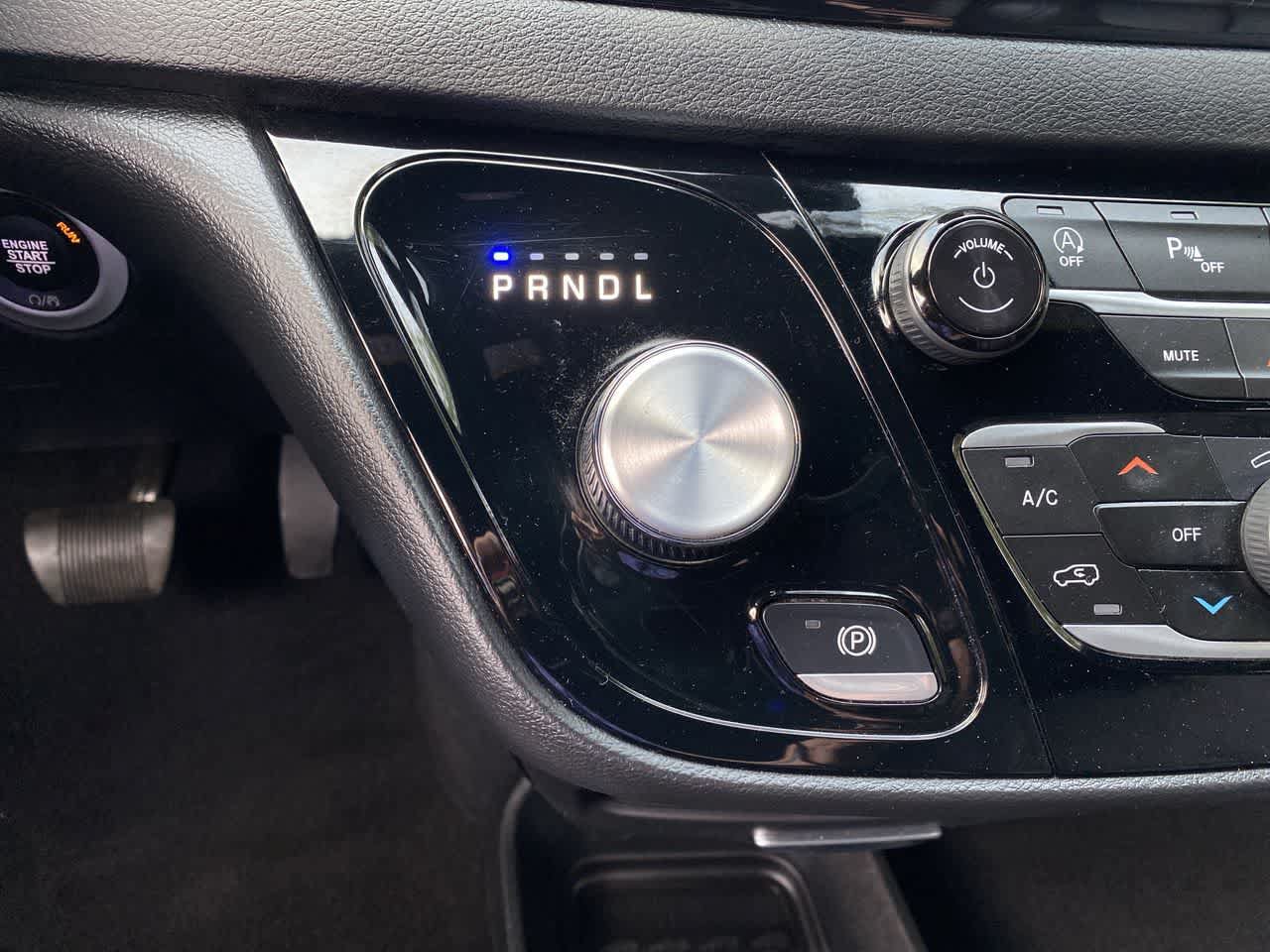 Used 2025 Chrysler Pacifica Select FWD image 25