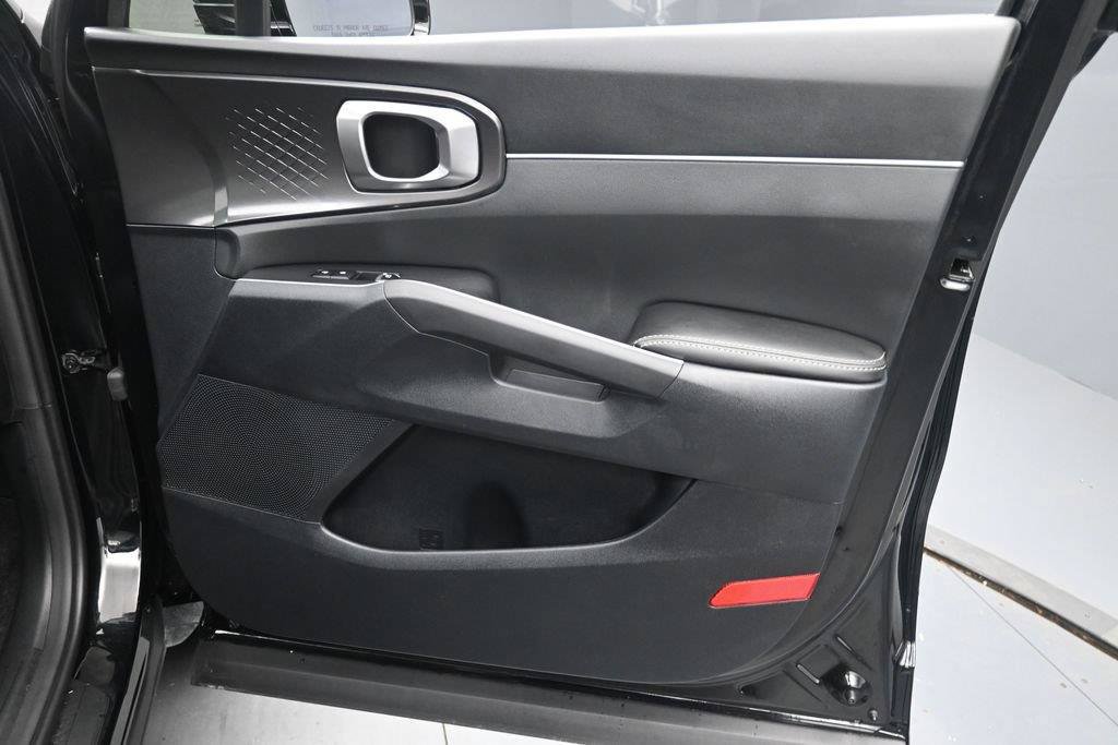 Used 2025 Kia Sorento S w/ Panoramic Sunroof Package FWD image 31