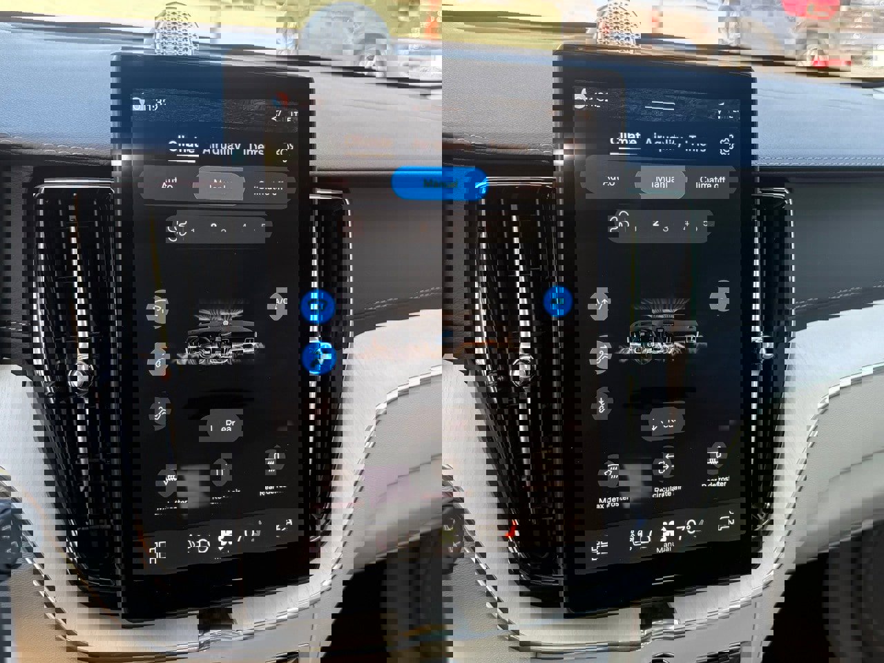 New 2026 Volvo XC60 B5 Ultra w/ Protection Package Premier image 24