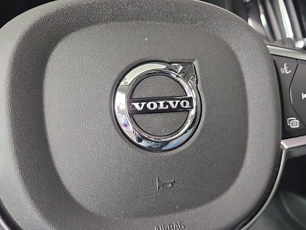 Certified 2025 Volvo S60 B5 Core image 29