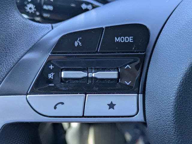 Used 2024 Hyundai Elantra SEL FWD image 23