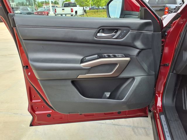 Used 2024 Nissan Pathfinder Platinum w/ Cargo Package FWD image 15