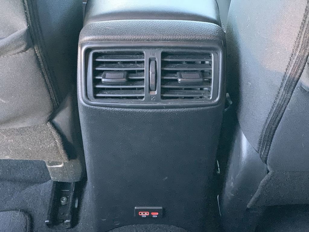 Used 2020 Nissan Rogue SV w/ Premium Package image 20