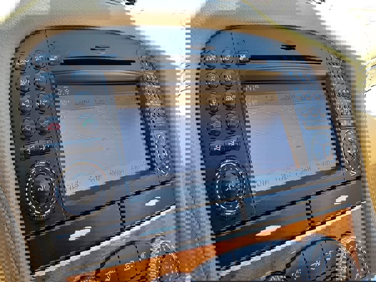 Used 2012 Mercedes-Benz SL 550 image 38