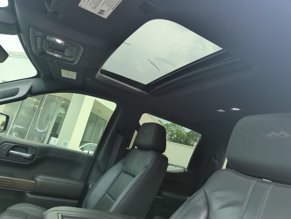 Used 2019 Chevrolet Silverado 1500 High Country w/ Technology Package RWD image 29
