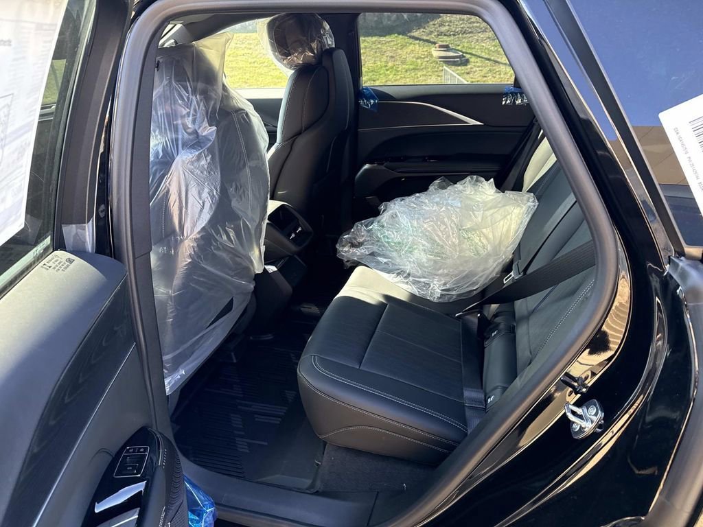 New 2026 Cadillac Lyriq Sport w/ LPO, Floor Liner Package AWD/4WD image 9
