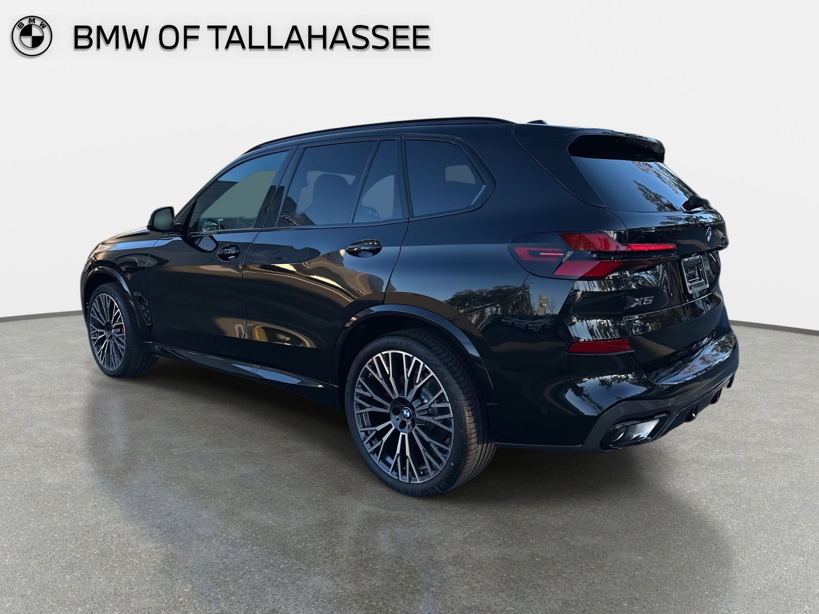 New 2026 BMW X5 xDrive40i w/ M Sport Package AWD/4WD image 3
