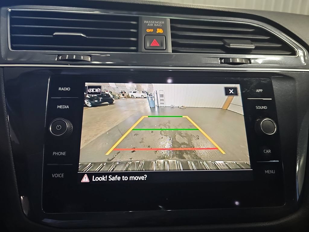 Used 2023 Volkswagen Tiguan SE R-Line AWD/4WD image 23