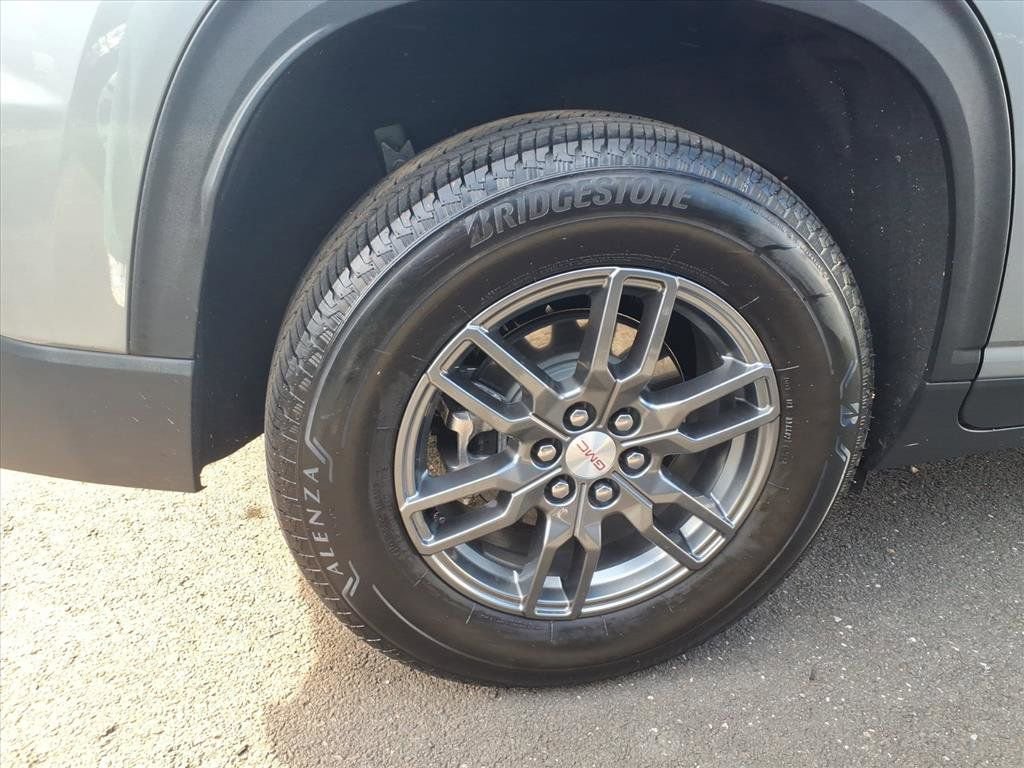 Used 2025 GMC Acadia Elevation image 7