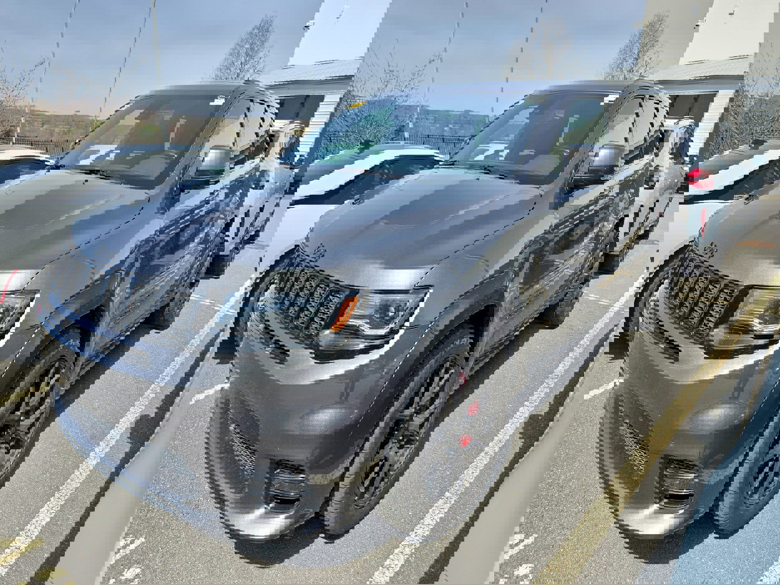 Used 2021 Jeep Grand Cherokee SRT image 4