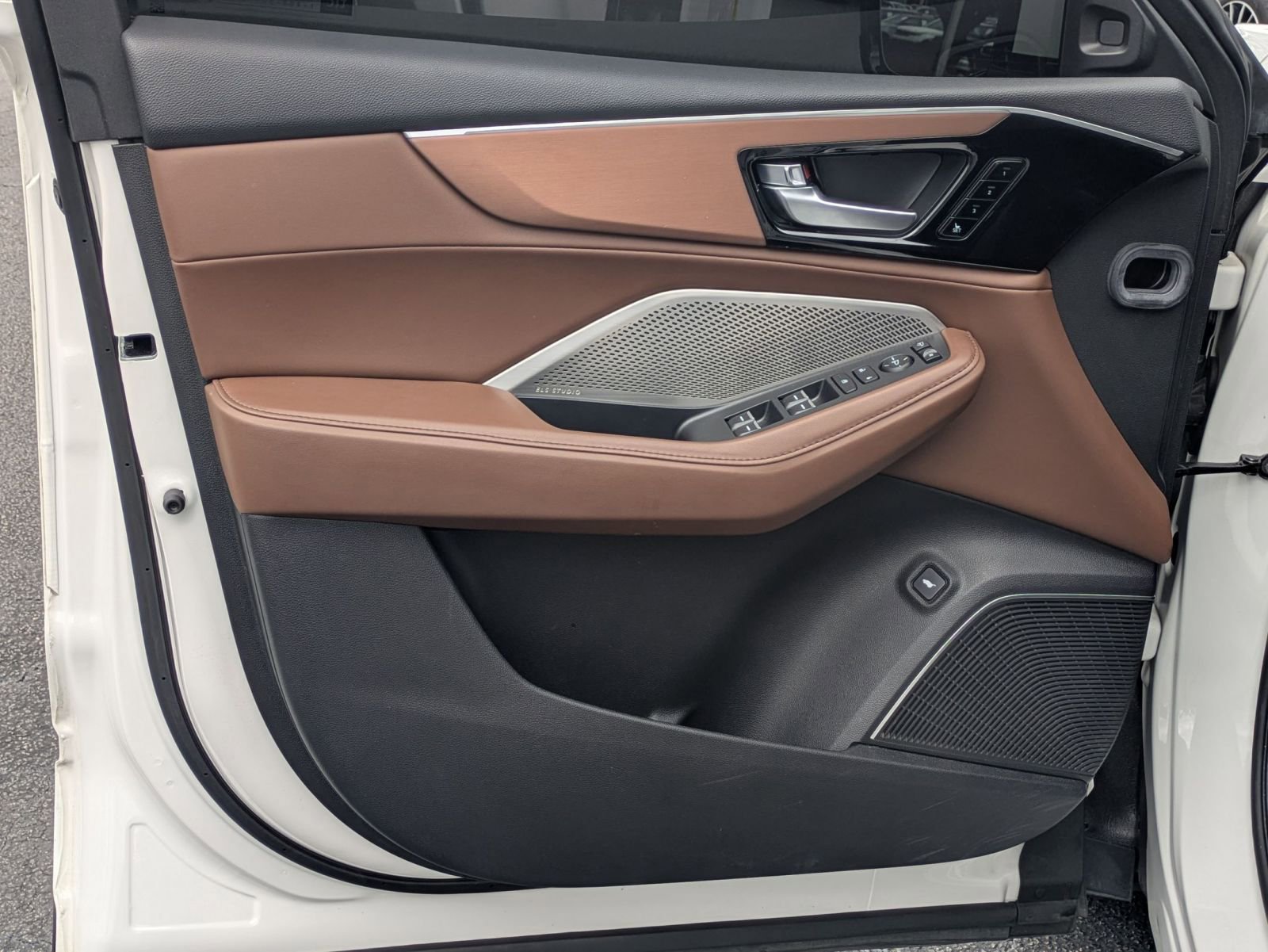 Used 2024 Acura MDX SH-AWD w/ Technology Package image 20