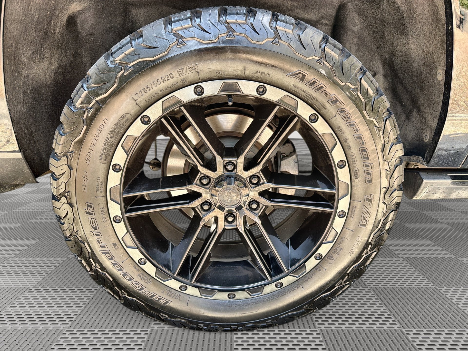 Used 2019 Cadillac Escalade ESV Platinum AWD/4WD image 30