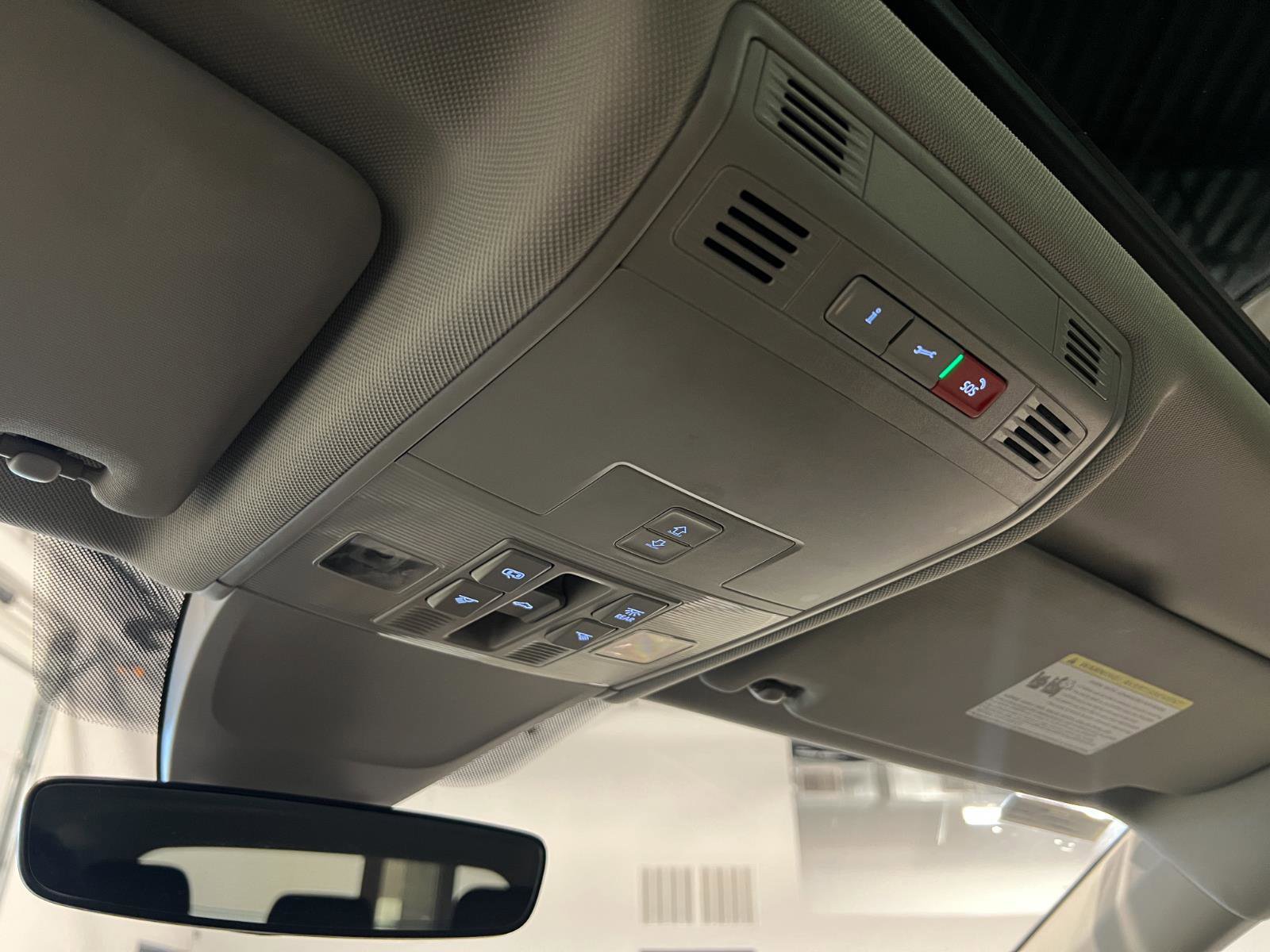 Used 2023 Volkswagen Tiguan SE image 22