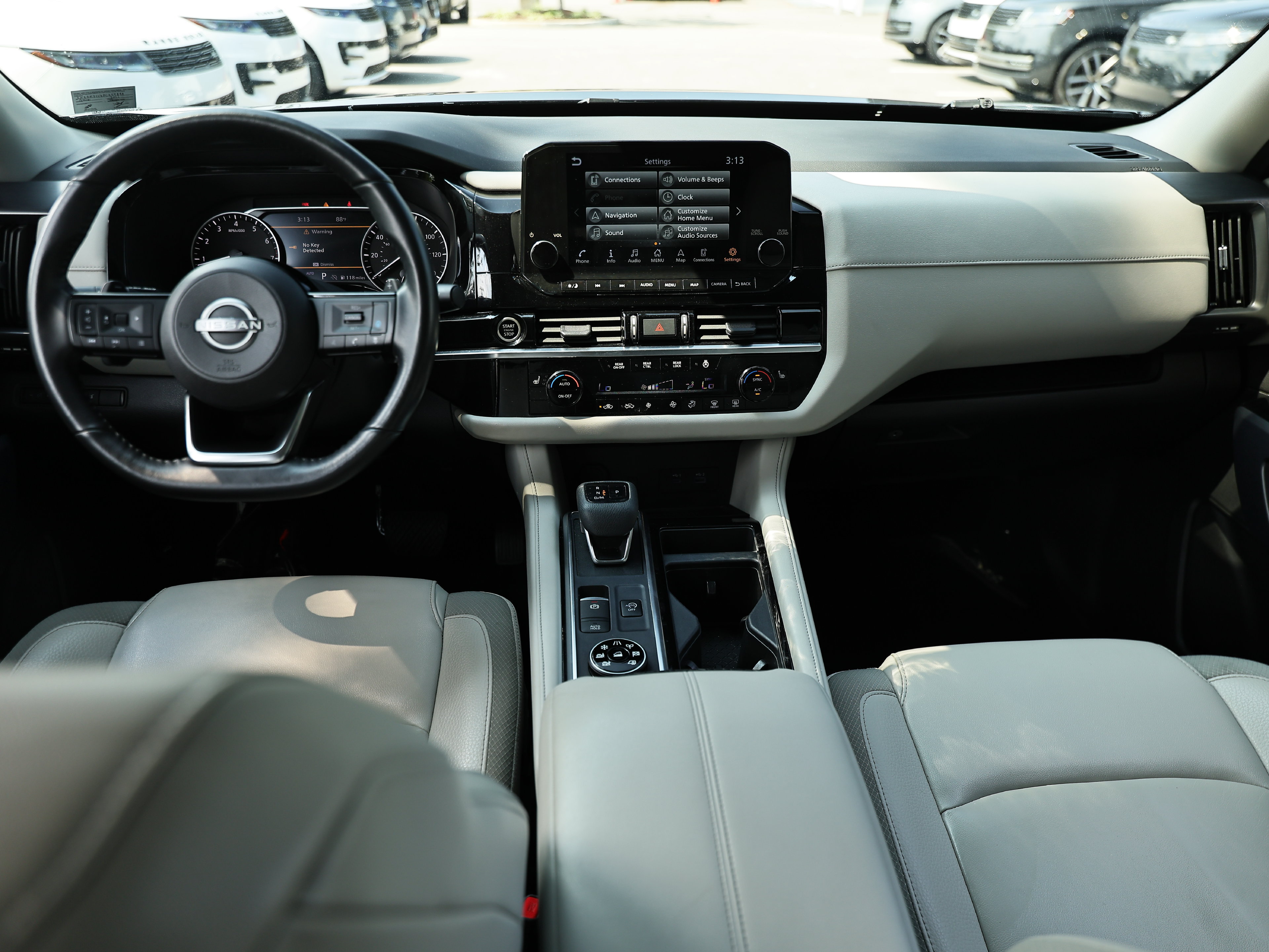 Used 2023 Nissan Pathfinder SL w/ Black Appearance Package AWD/4WD image 29