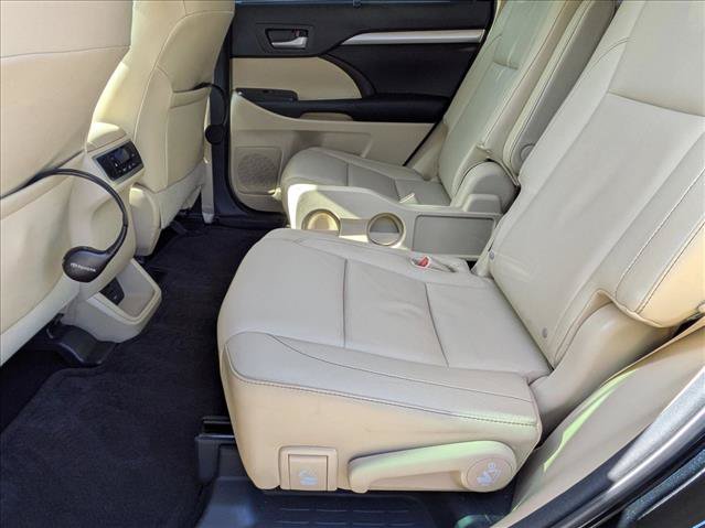 Used 2015 Toyota Highlander XLE FWD image 20