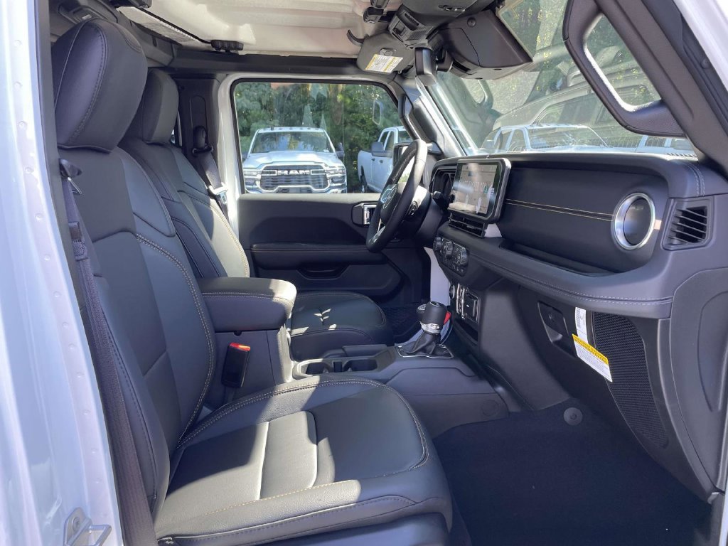 New 2027 Jeep Wrangler Unlimited Sahara AWD/4WD image 15